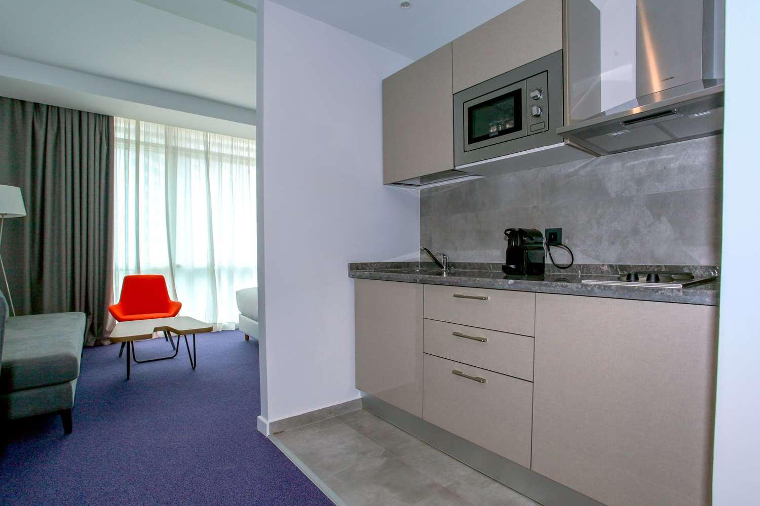 Hotel Kyriad Centre 2*